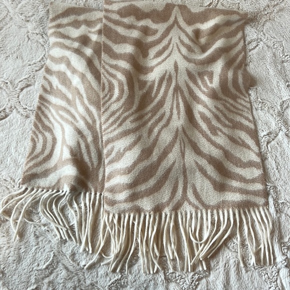 Cashmere scarf - Picture 1 of 2